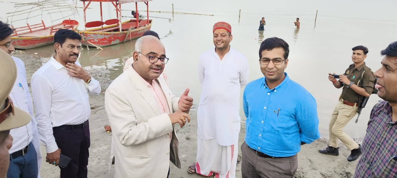 dm kanpur jitendra pratap singh visting ganga rever