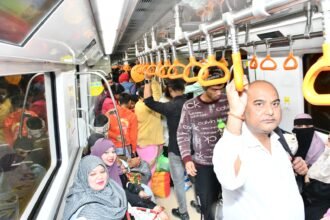 कानपुर मेट्रो ट्रेन ट्रैक पर चलते हुए - 1 करोड़ यात्रियों का सफर पूरा करने का कीर्तिमान