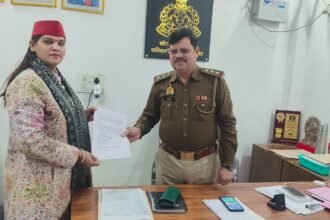 कानपुर के जाजमऊ में विधायक के बयान के विरोध में प्रदर्शन और सुरक्षा के लिए तैनात पुलिस बल।