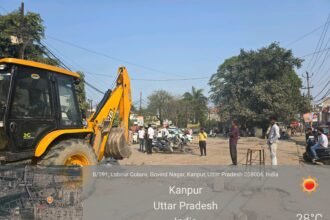 कानपुर नगर निगम द्वारा चावला मार्केट में अतिक्रमण हटाओ अभियान की तस्वीर।