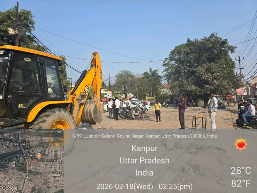 कानपुर नगर निगम द्वारा चावला मार्केट में अतिक्रमण हटाओ अभियान की तस्वीर।