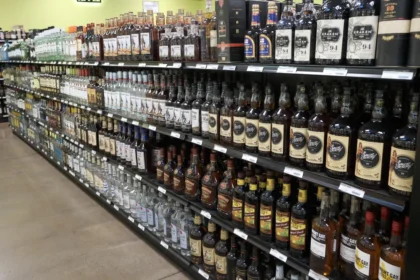 Delhi Government audit of liquor shops record investigation.