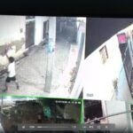 कानपुर पुलिस कमिश्नर कार्यालय में शिकायत पत्र सौंपती युवती और उसके परिजन।
